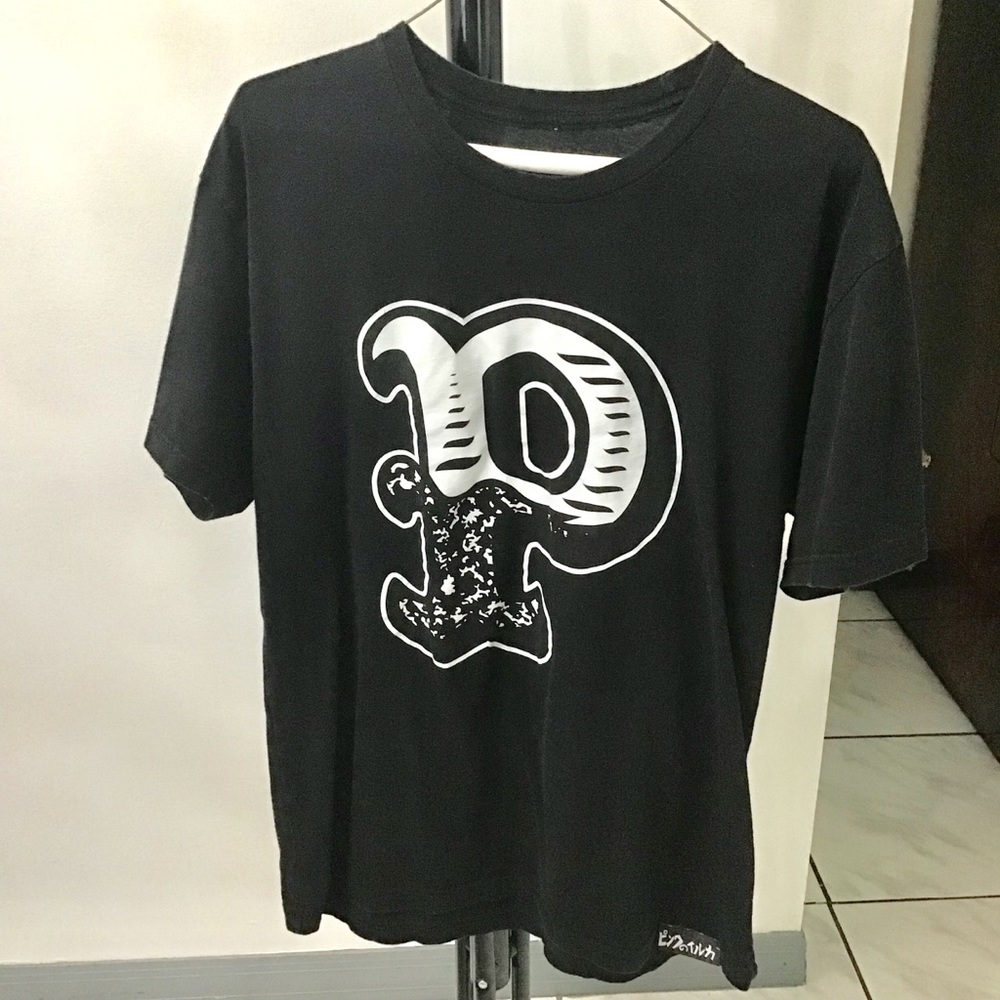 Unisex graphic t-shirt size large Pink + Dolphin Tee